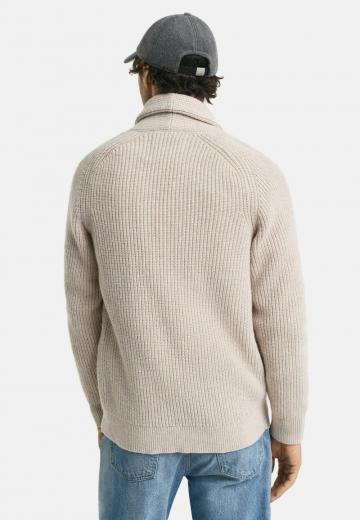 Вязаная кофта