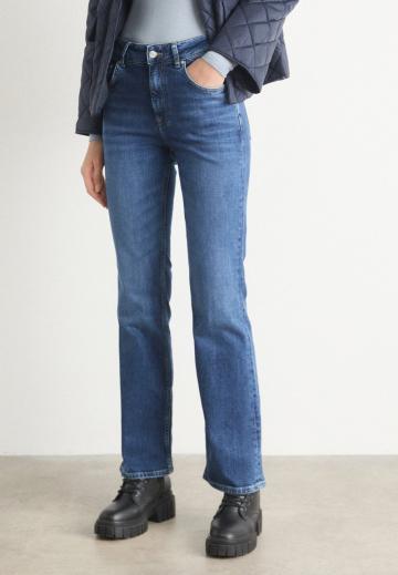 Клешеные брюки