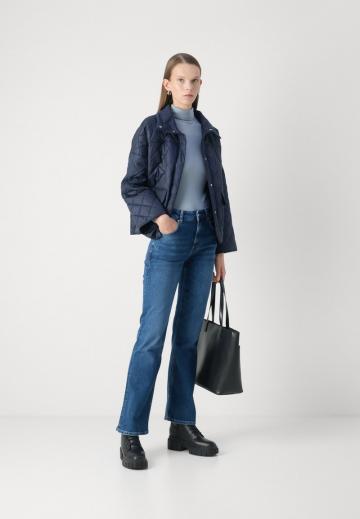 Клешеные брюки