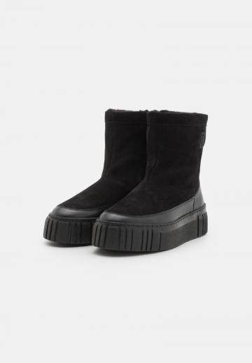 Полусапожки на платформе