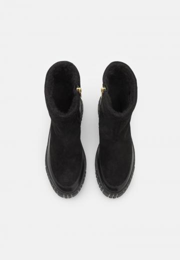 Полусапожки на платформе