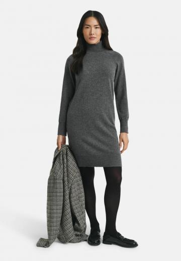 Вязаное платье