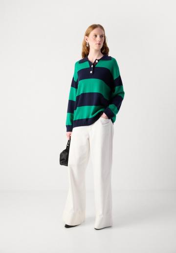 Пуловер с воротником поло