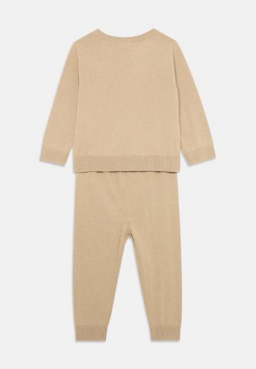 Набор одежды