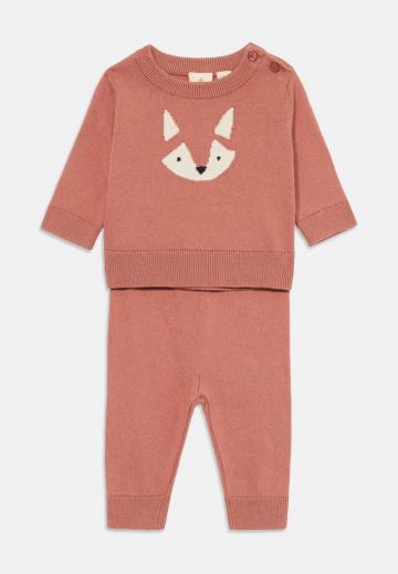 Набор одежды