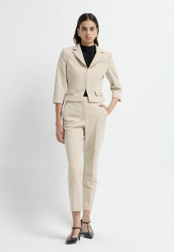 Короткий блейзер