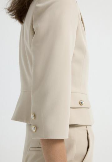 Короткий блейзер