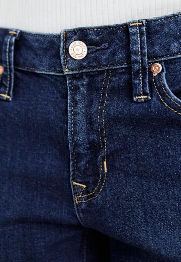 Клешеные джинсы