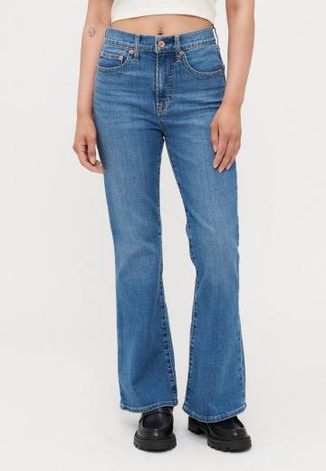 Клешеные джинсы