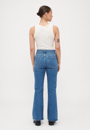 Клешеные джинсы