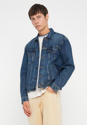 Джинсовая куртка
