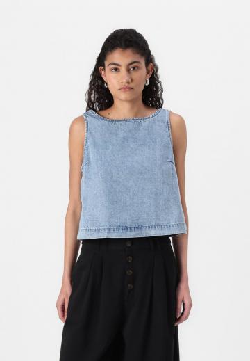 Джинсовая жилетка