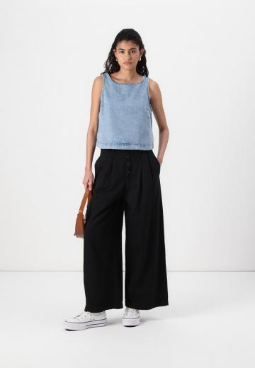 Джинсовая жилетка