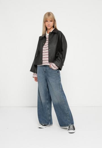 Короткая куртка