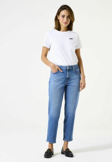 Короткие джинсы