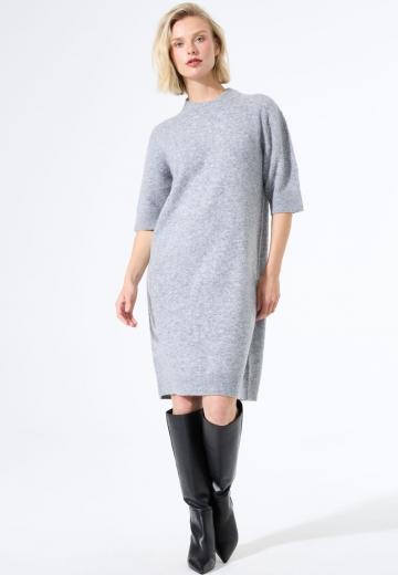 Вязаное платье