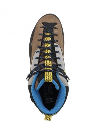 Походные ботинки