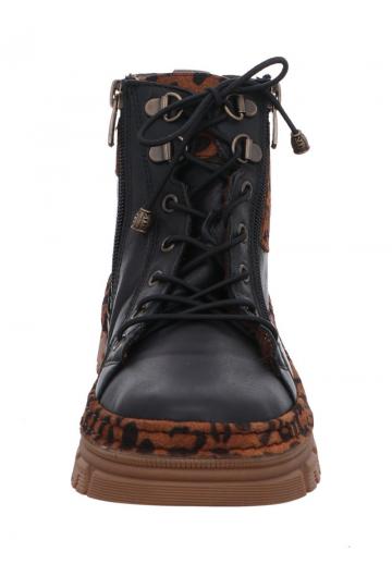 Ботинки на шнуровке