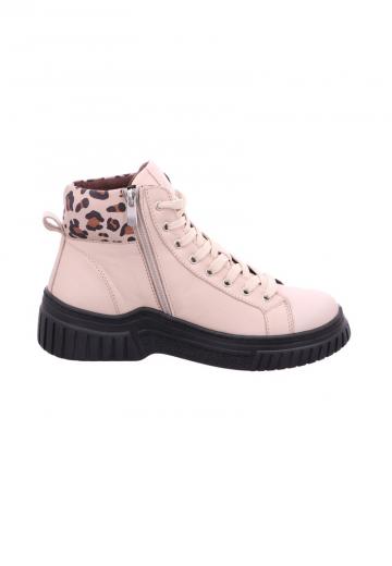 Ботинки на шнуровке