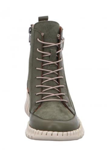 Сапожки на танкетке