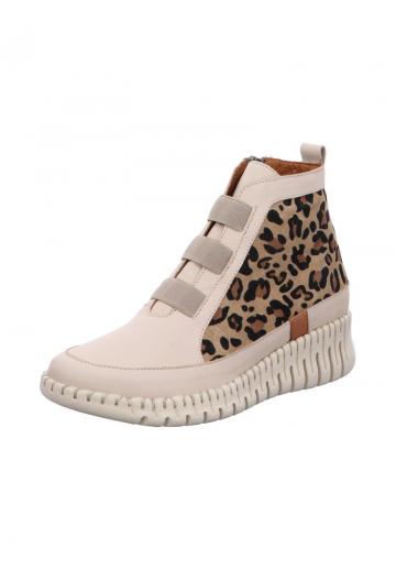 Ботинки на шнуровке