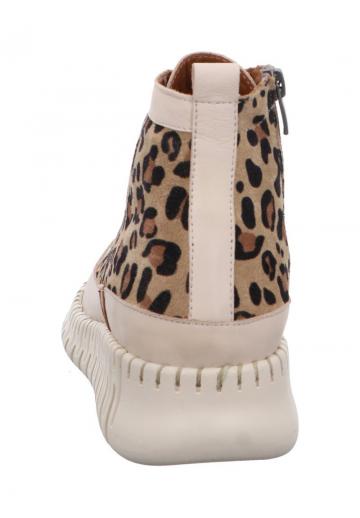 Ботинки на шнуровке