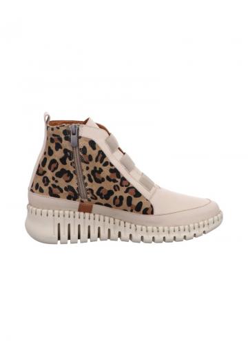 Ботинки на шнуровке