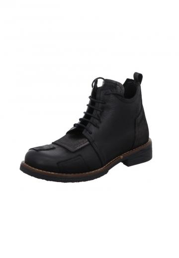 Ботинки на шнуровке