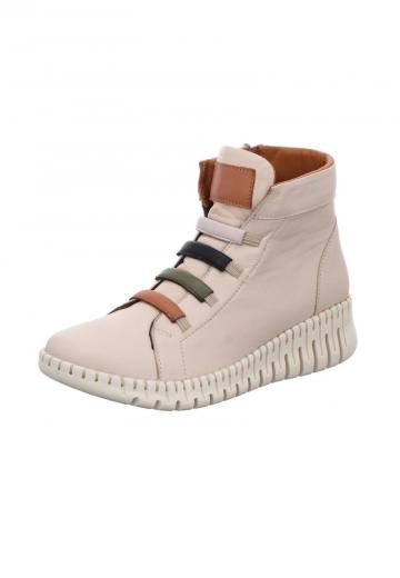 Сапожки на танкетке