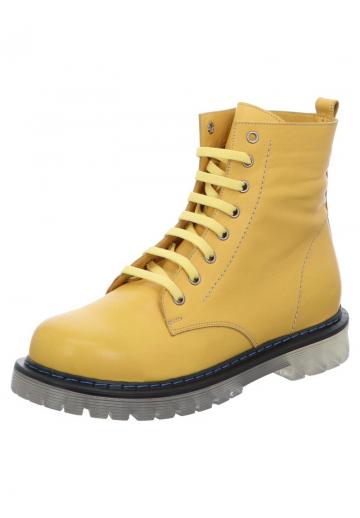 Ботинки на шнуровке