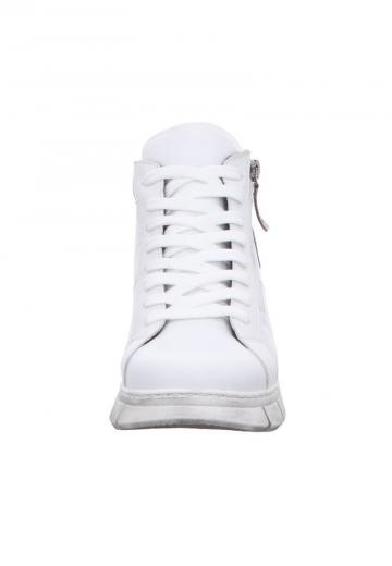 Ботинки на шнуровке