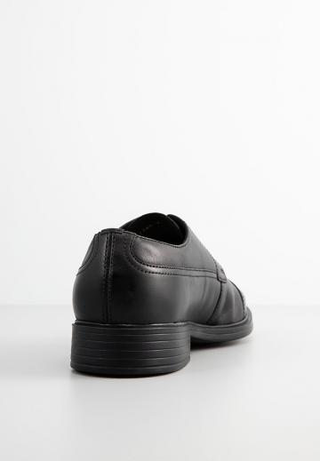 Ботинки на шнуровке