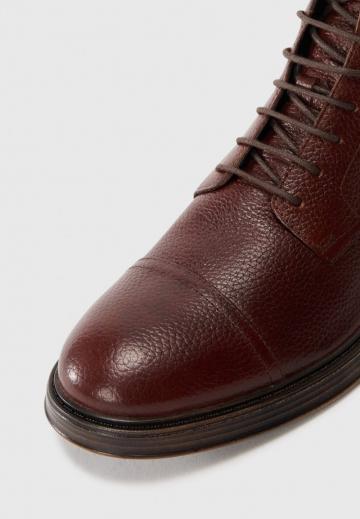 Ботинки на шнуровке