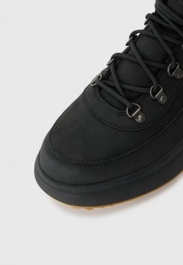 Зимние ботинки