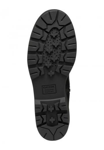 Сапожки на танкетке