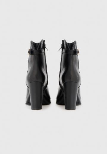 Высокие сапоги