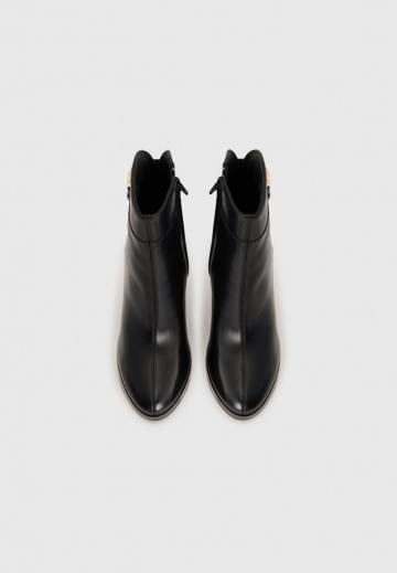 Высокие сапоги