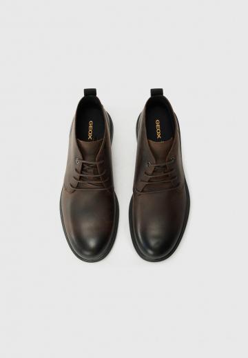 Ботинки на шнуровке