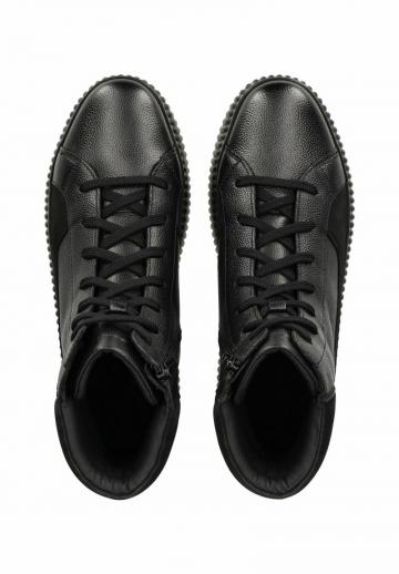 Ботинки на шнуровке