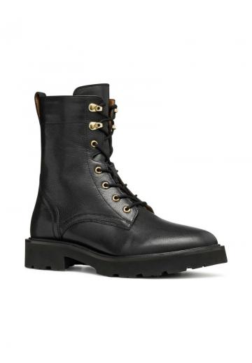 Ботинки на шнуровке