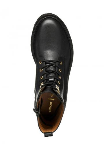 Ботинки на шнуровке