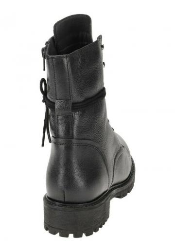 Ботинки на шнуровке