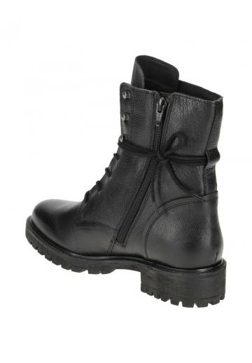 Ботинки на шнуровке