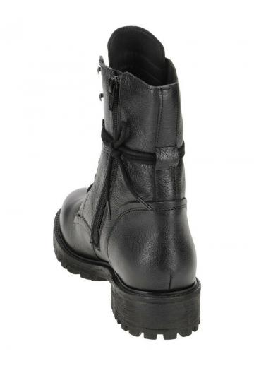 Ботинки на шнуровке