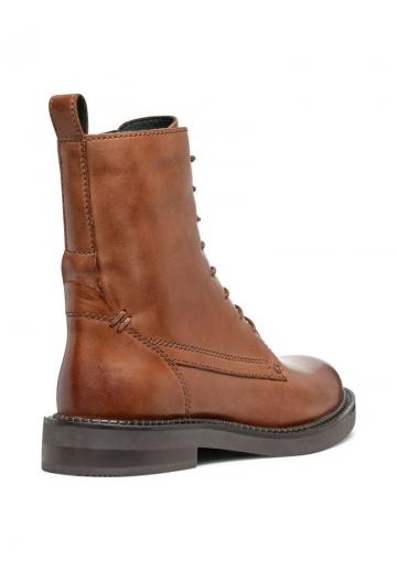 Ботинки на шнуровке