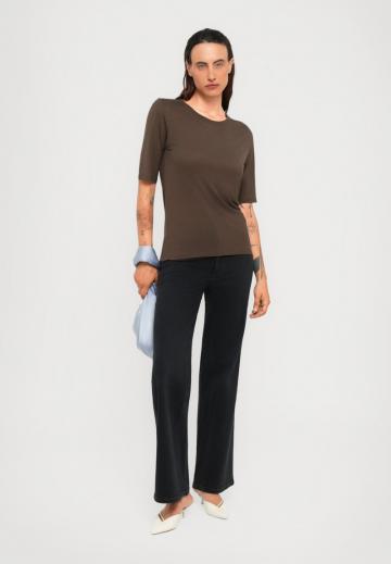 Клешеные джинсы