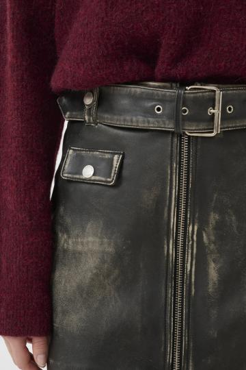 Юбка с накладными карманами