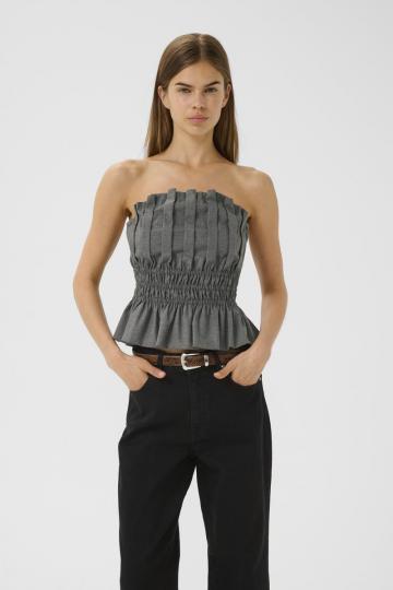 Топ без бретелек