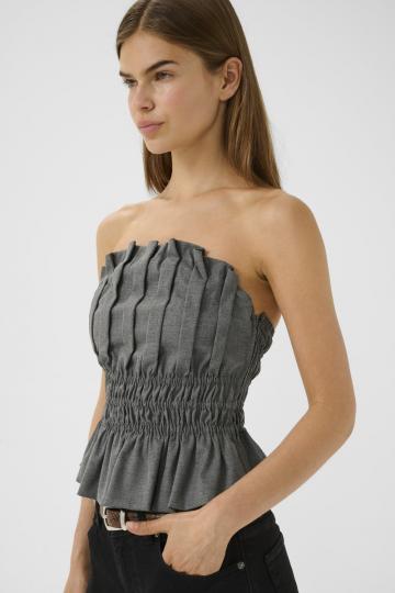 Топ без бретелек