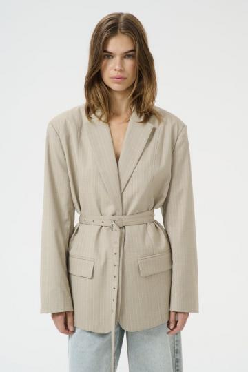 Блейзер с накладными карманами